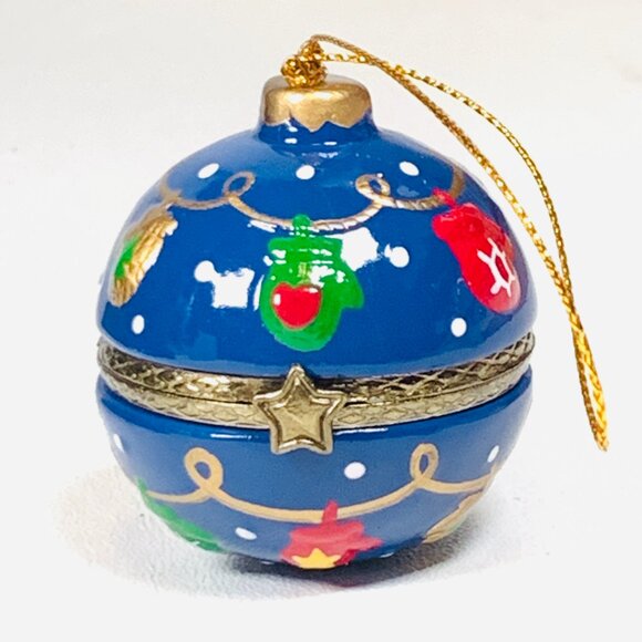 Mittens Round Ball Porcelain Hinged Surprise Gift Trinket Box Christmas Ornament - Picture 5 of 6